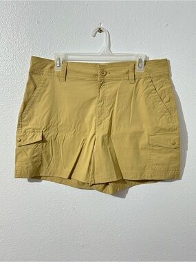Eddie Bauer Womens Sz 14 Beige Cargo Shorts 94% Nylon 5” Inseam